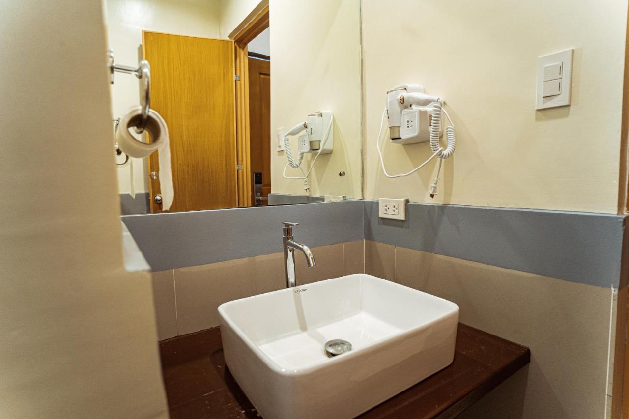 Marieli Suites Near Panglao International Airport エクステリア 写真