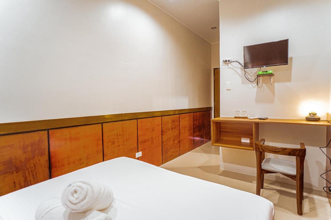 Marieli Suites Near Panglao International Airport エクステリア 写真