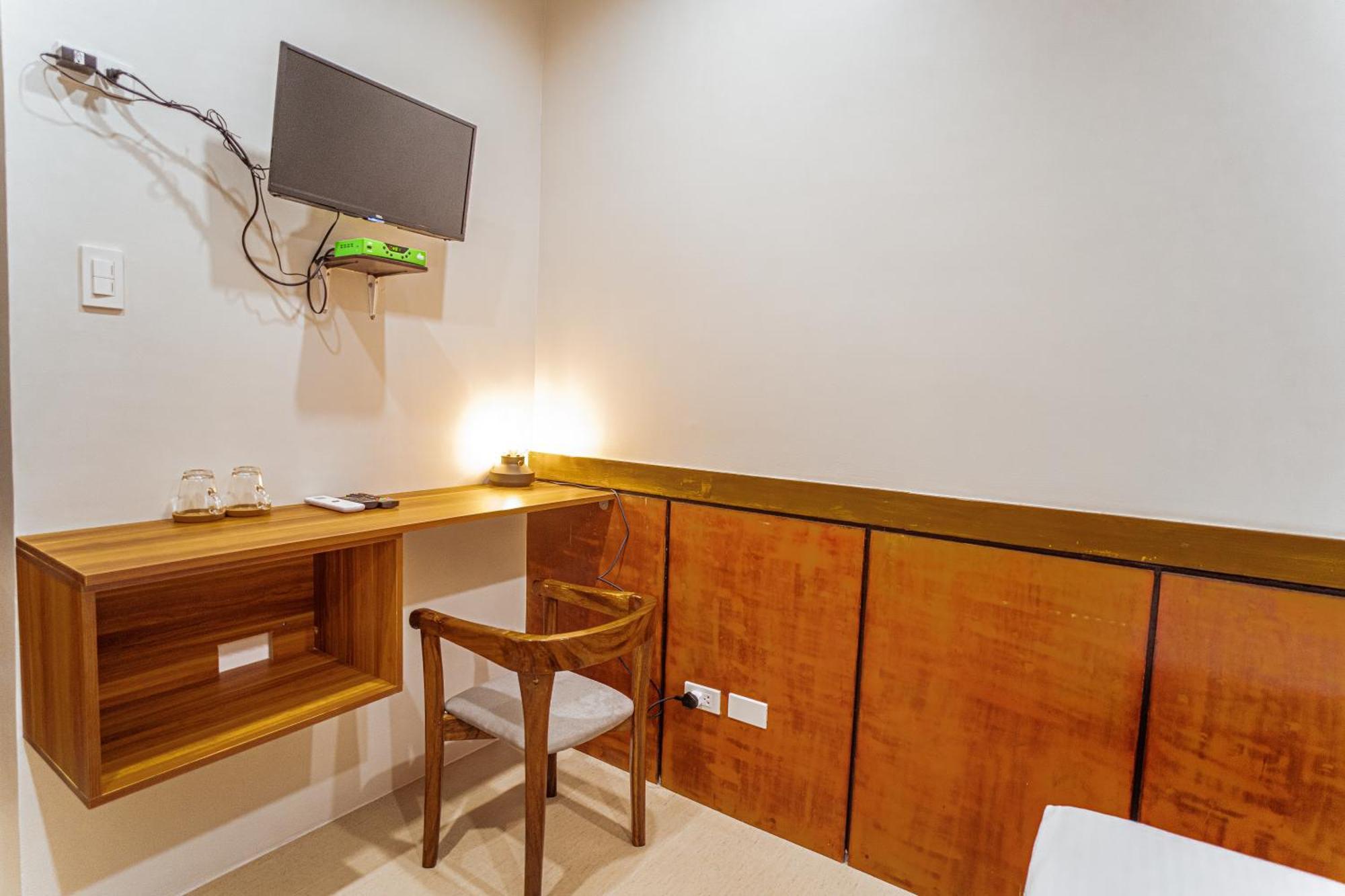 Marieli Suites Near Panglao International Airport エクステリア 写真